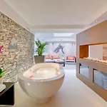 Alex Private Luxury Ζερμάτ